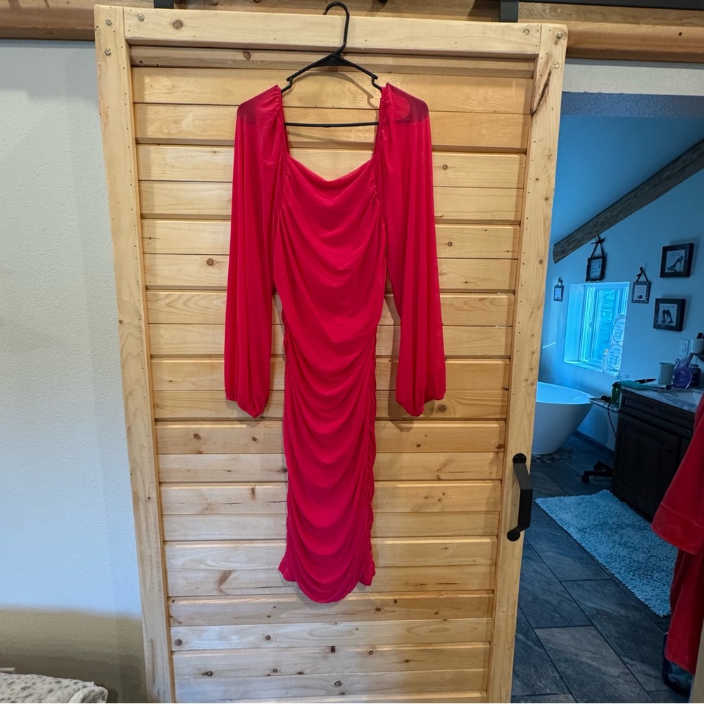 Chic Fuchsia Long Sleeve Midi Dress - Picture 2 of 2
